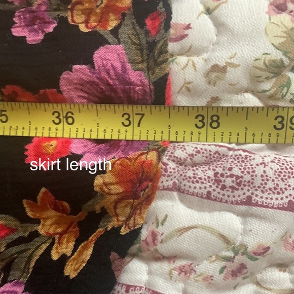🌿3/$20 Floral Maxi Skirt - Picture 7 of 7